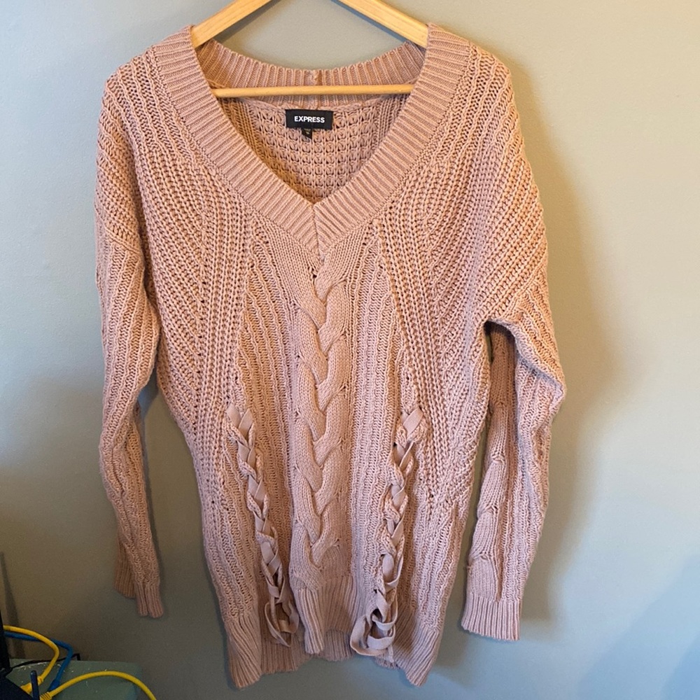 Express v-neck dusty pink Sweater Women’s XS